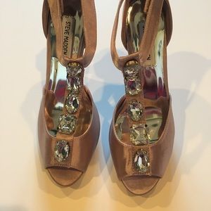 Steve Madden pink bejewele shoes.